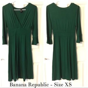 Banana Republic evergreen holiday dress • XS